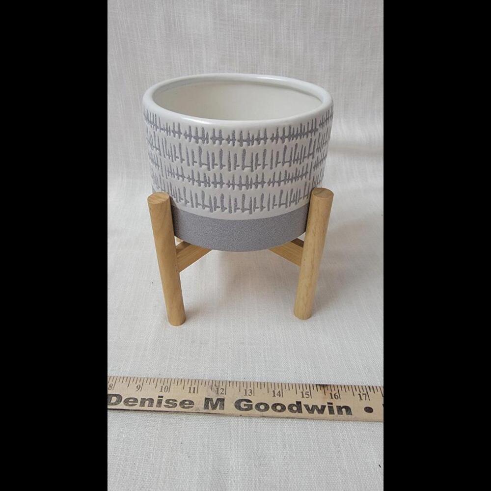LA JOLIE MUSE Large Ceramic Plant Pot with Stand - 9.4 Inch